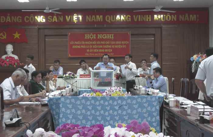 Huyện Châu Thành lấy phiếu tín nhiệm đối với chức danh Phó Chủ tịch UBND huyện và các thành viên UBND huyện